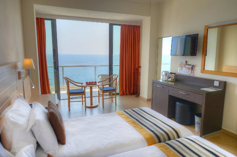 The Preluna Hotel 4