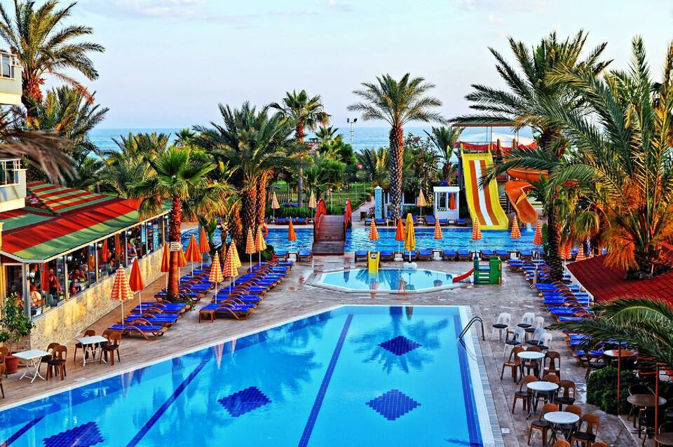 Caretta Beach Hotel 4