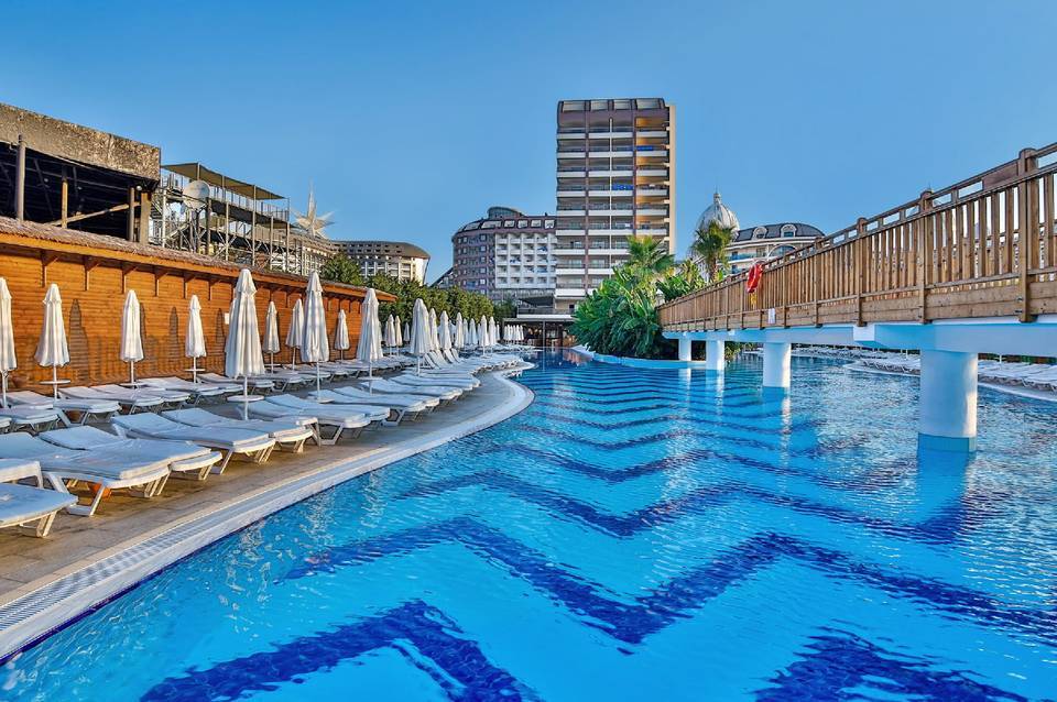 Saturn Palace Resort 1