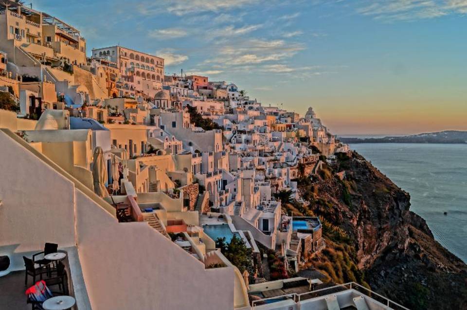 Loucas On The Cliff 3