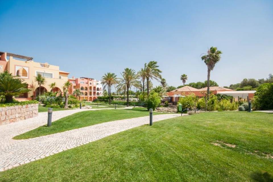 Jardim Da Meia Praia 5