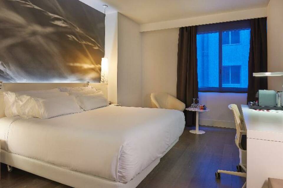 NH Collection Villa de Bilbao 1