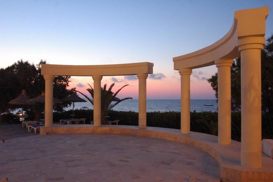 Alexander Beach Hotel & Village Resort 4