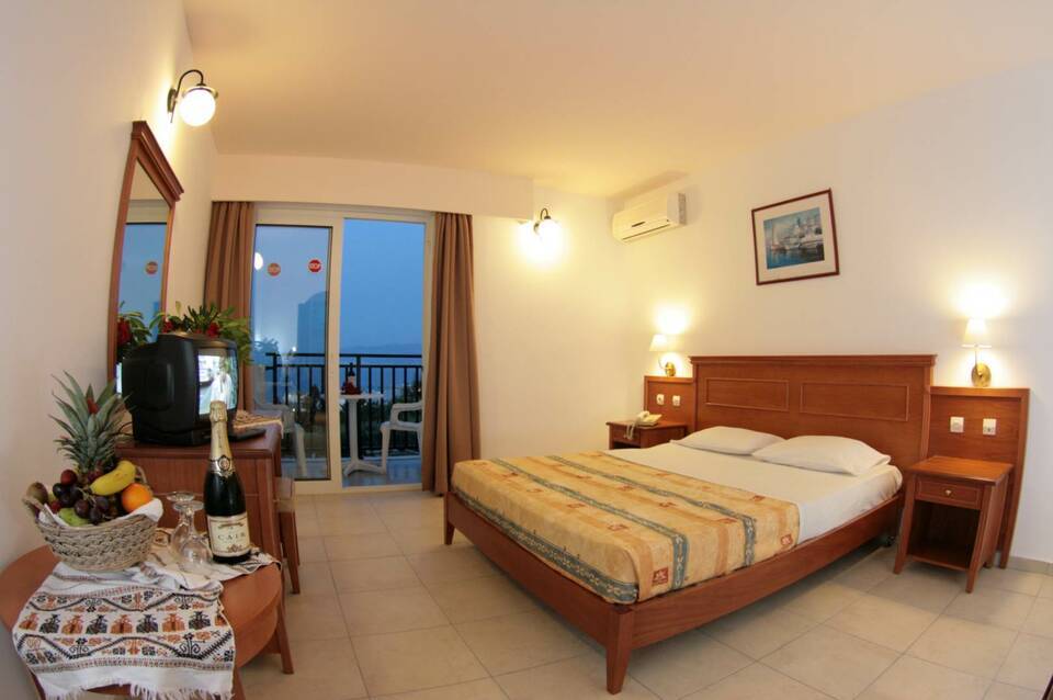 Semiramis Village Hotel 4