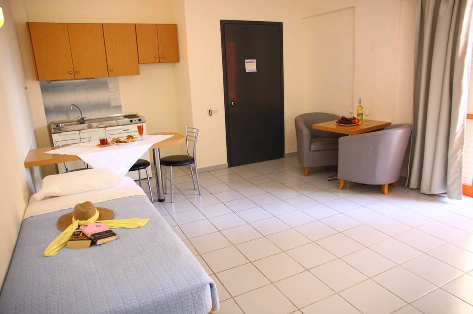 Acropolis Apartments 3