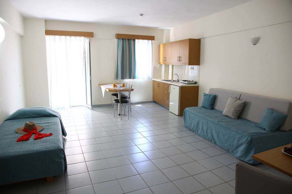 Acropolis Apartments 4