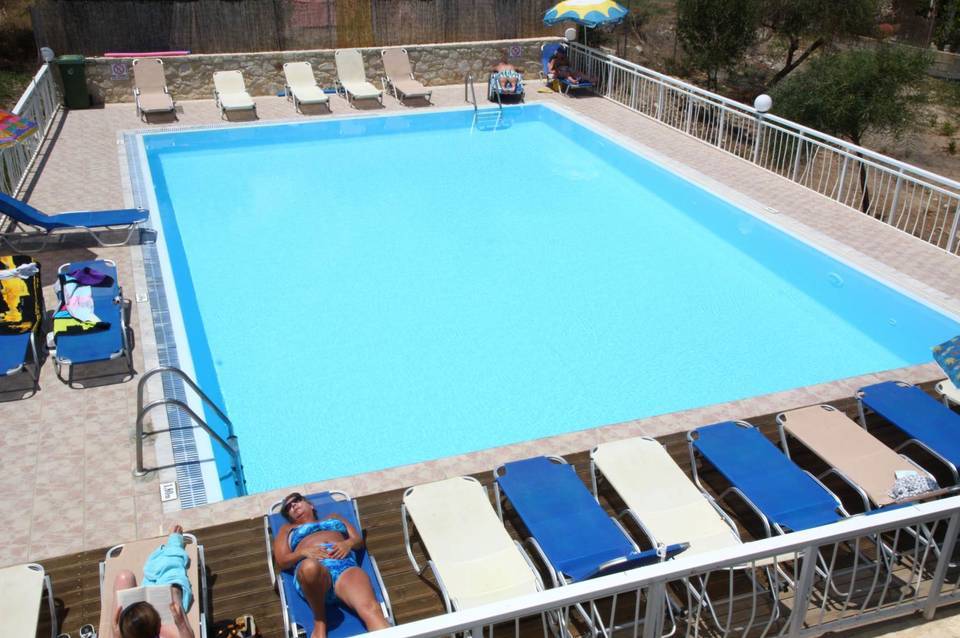 Acropolis Apartments 5