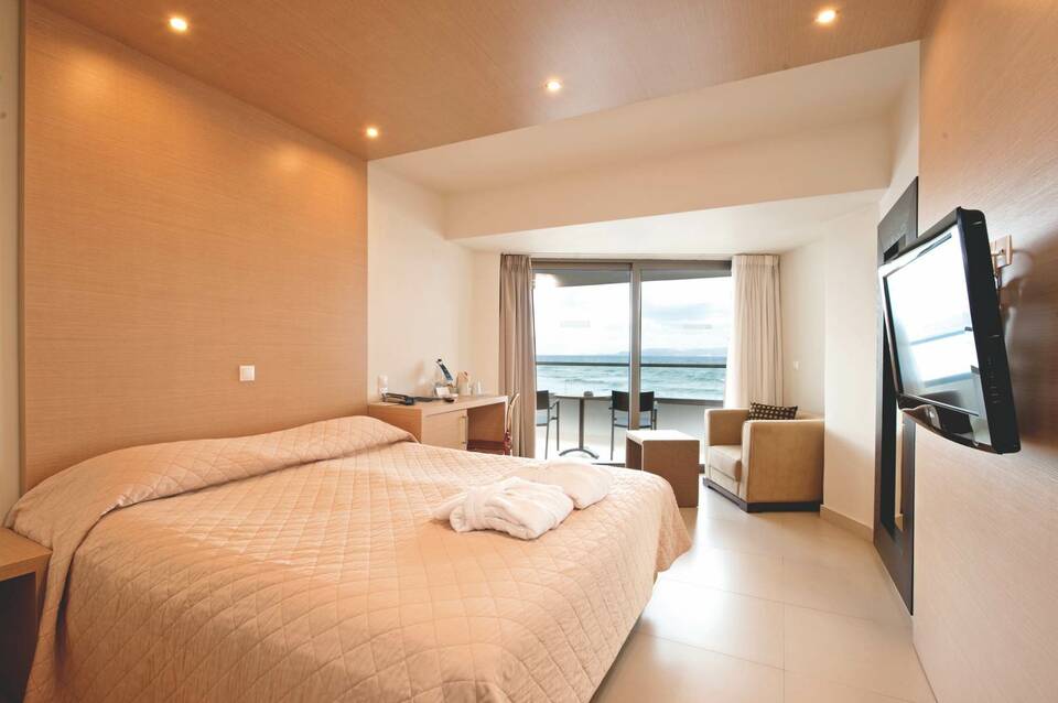 The Island Hotel 3