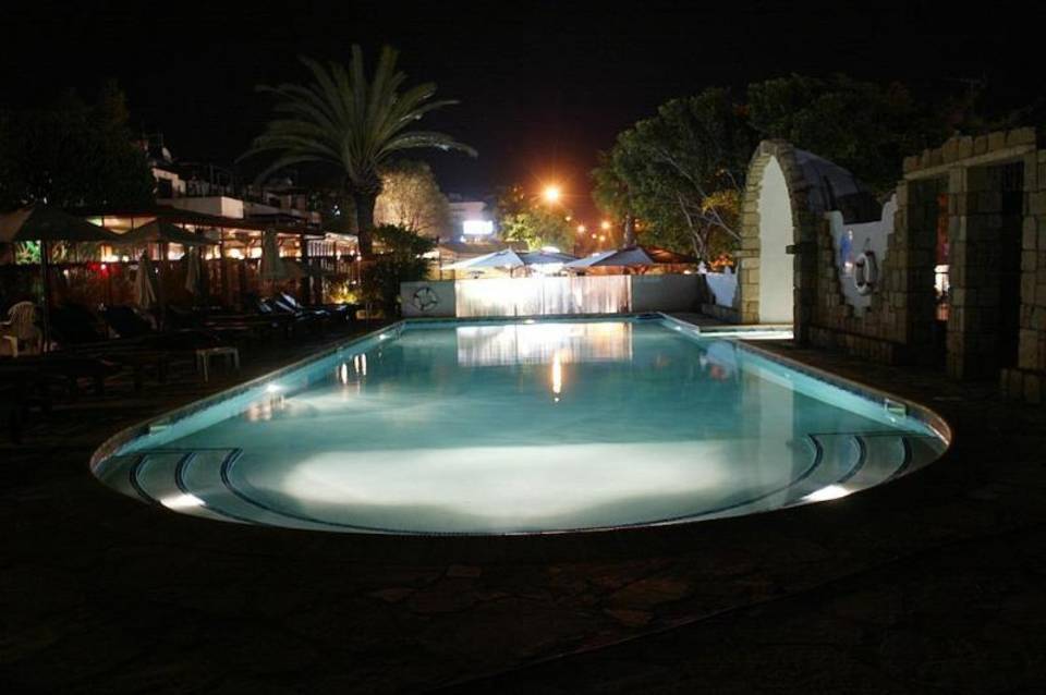 Dionysos Central Hotel 3