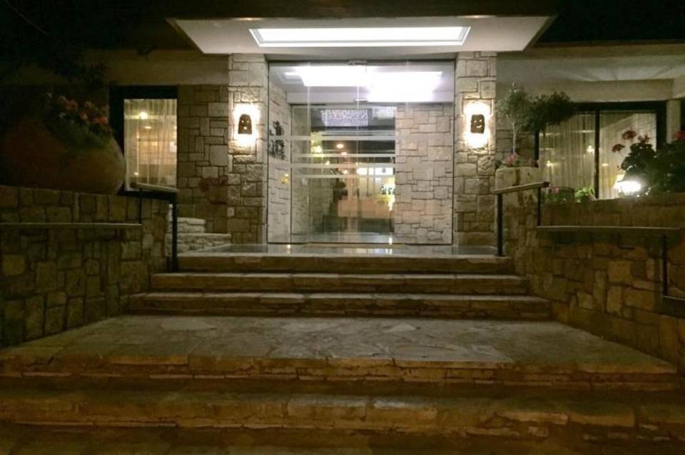 Dionysos Central Hotel 4