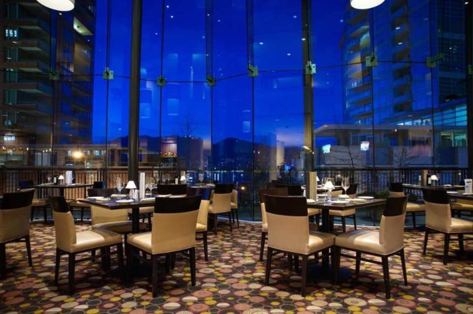 Pinnacle Hotel Vancouver Harbourfront 1