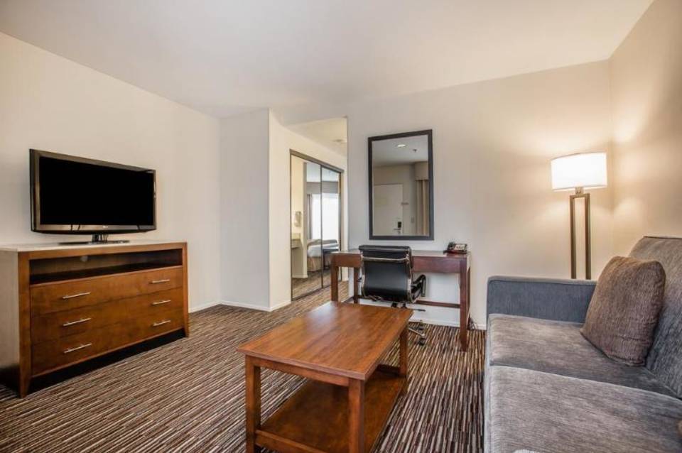 Quality Inn & Suites Hermosa Beach 5