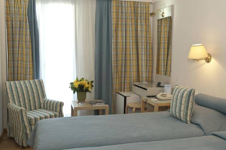 The Park Hotel Piraeus 2