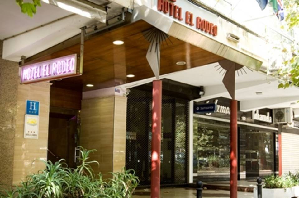 El Hotel Monarque el Rodeo 2