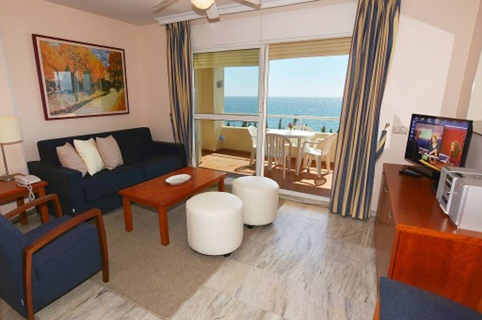 Ramada Hotel & Suites by Wyndham Costa del Sol 3