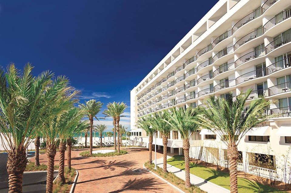 Holiday Inn Hotel & Suites Clearwater Beach 2