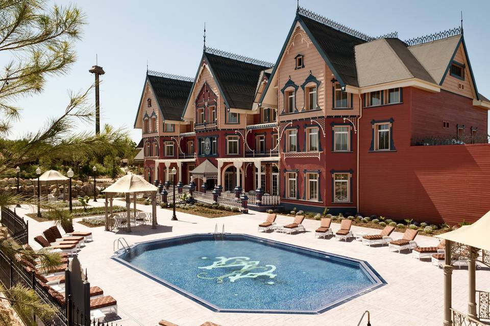 Hotel Mansión de Lucy at PortAventura World 3