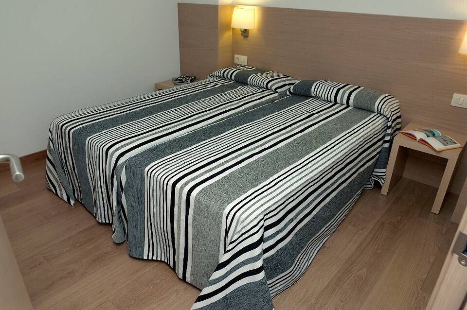 Almirall Apartaments 4
