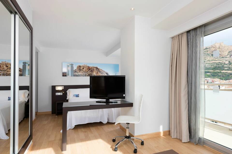 Hotel Alicante Gran Sol Affiliated by Meliá 4