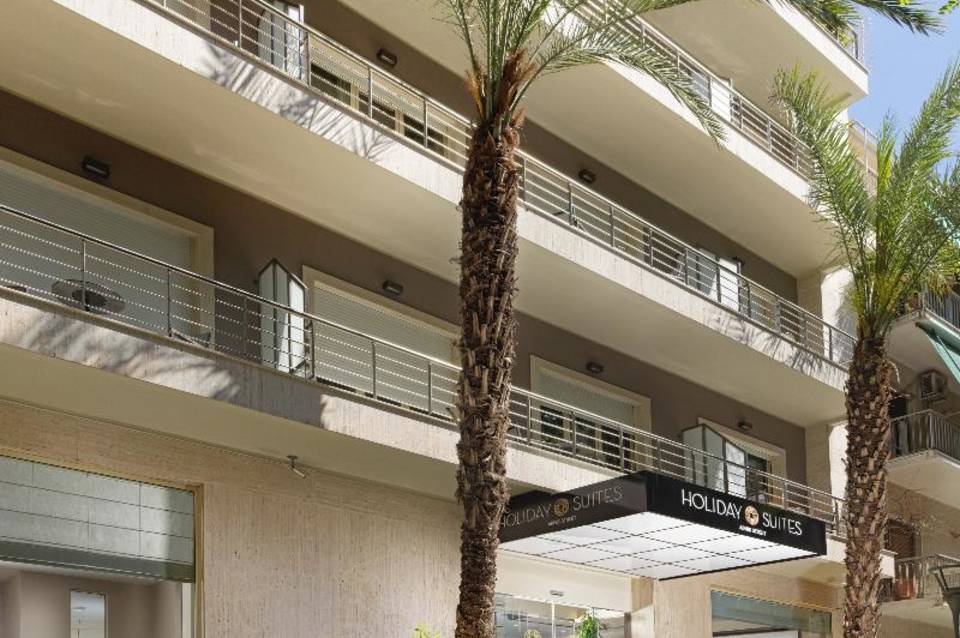 Holiday Suites 4