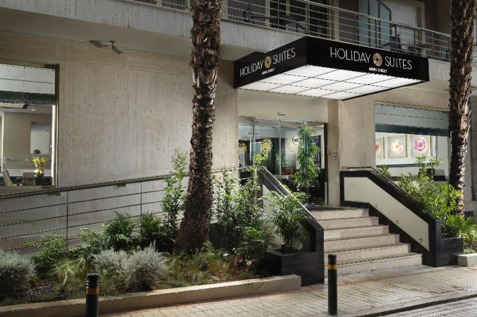 Holiday Suites 5