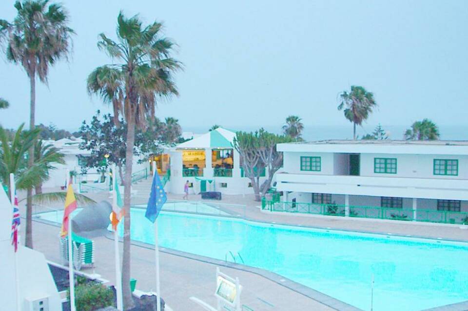 Apartamentos La Peñita 1