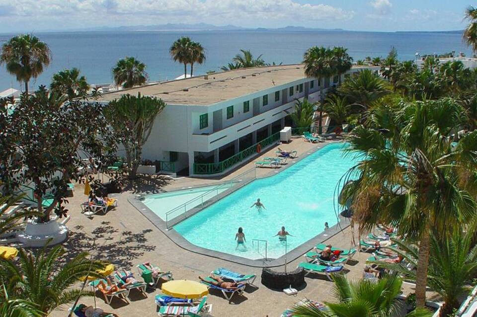 Apartamentos La Peñita 2