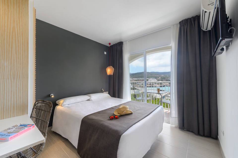 Hotel Vibra Cala Tarida 5