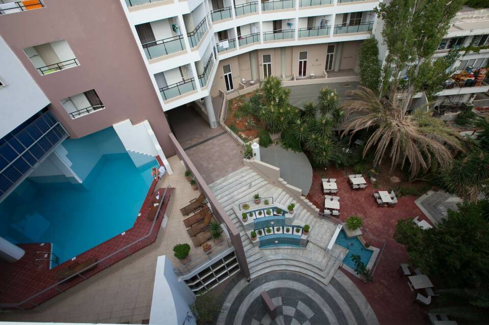 Santa Marina Unique Hotel 2