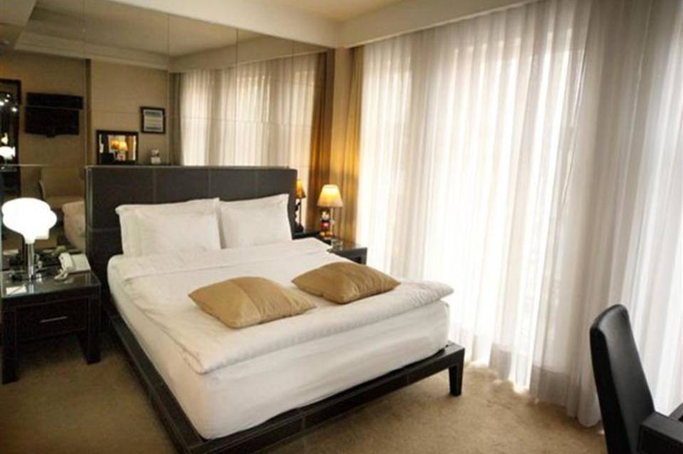 Cartoon Hotel 1