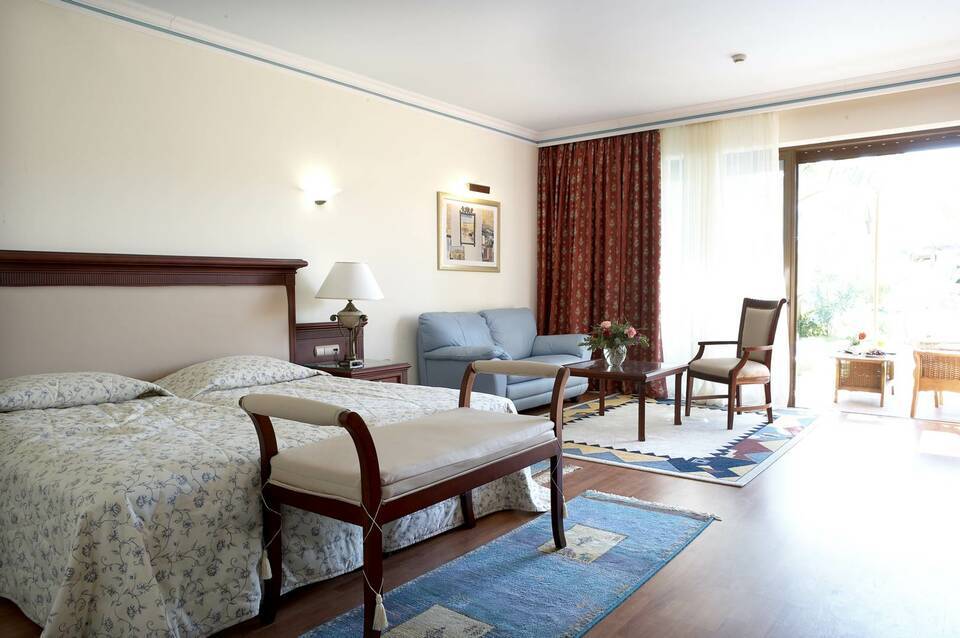 Atrium Palace 3