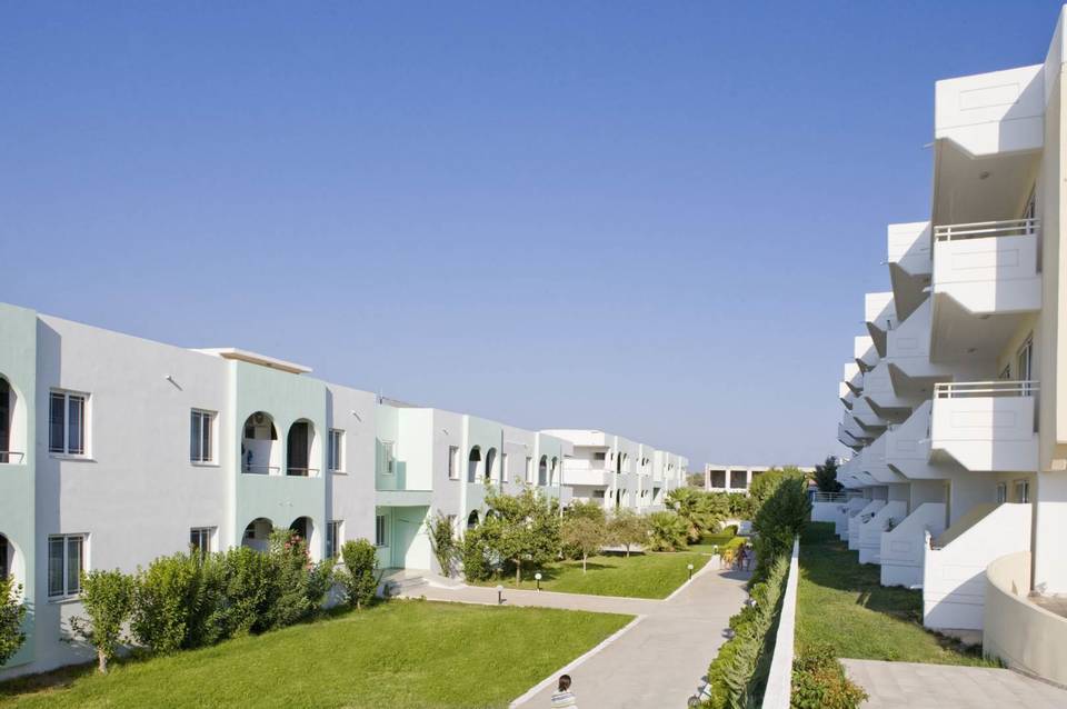 Memphis Beach Hotel  4