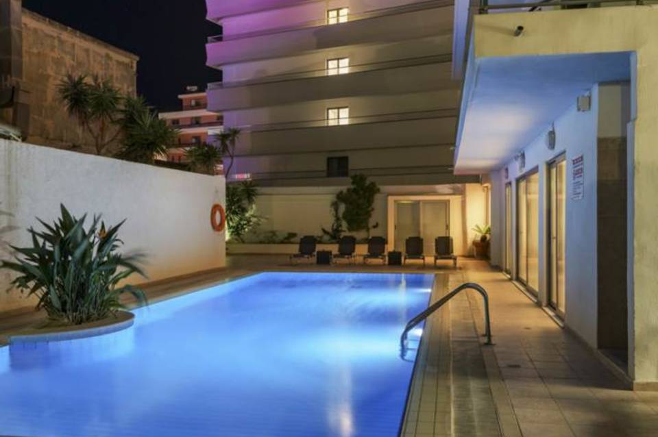 Manousos City Hotel 3