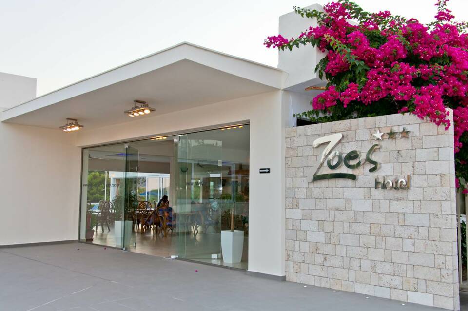 Zoes Hotel 3