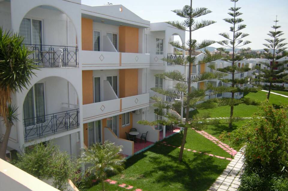 Summer Dream Hotel 3