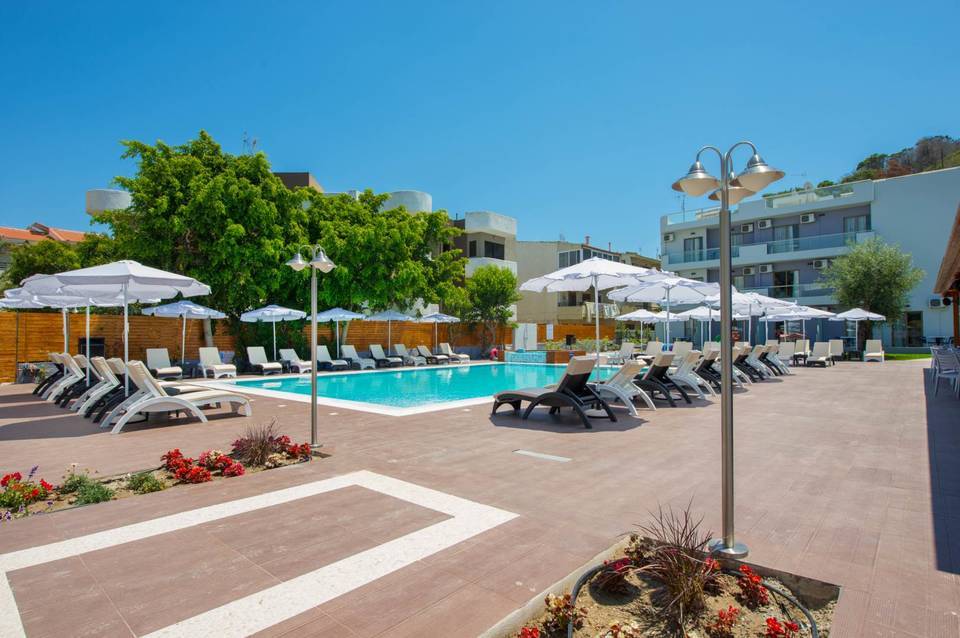 Sunny Days Hotel & Resort 5