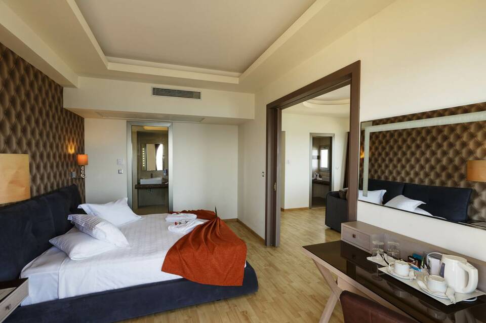 Pegasos Deluxe Beach Hotel 3