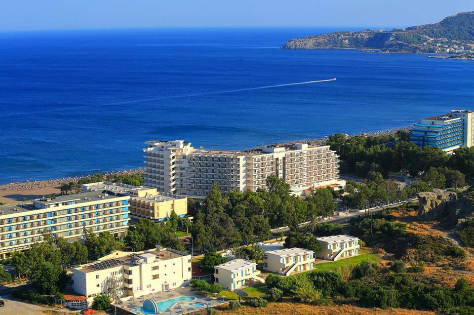 Pegasos Deluxe Beach Hotel 4