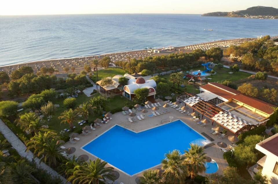 Pegasos Deluxe Beach Hotel 5