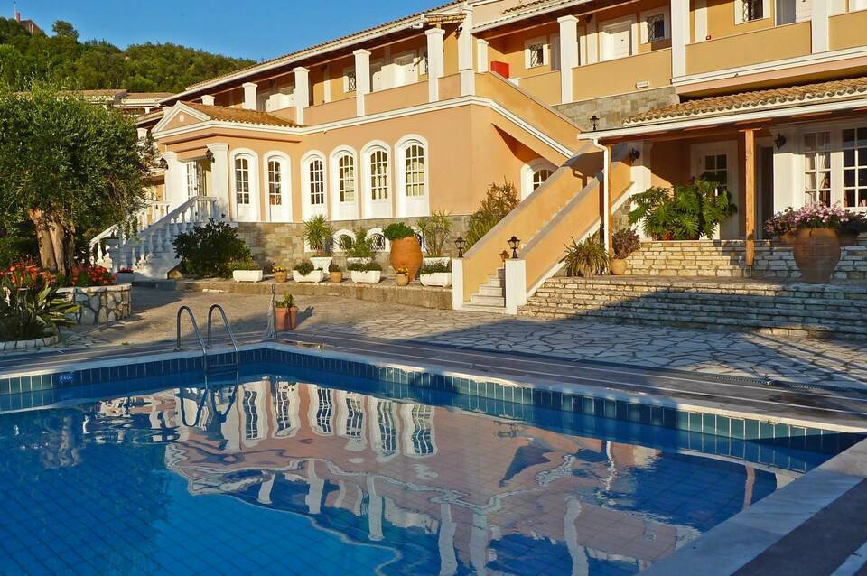 Nefeli Hotel 1