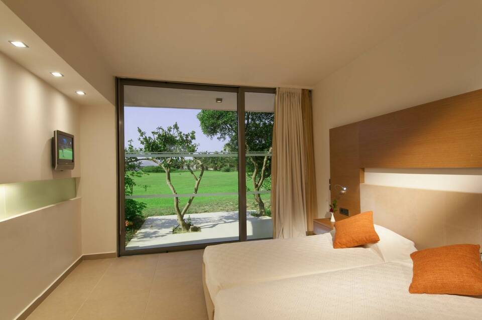 Caravia Beach Hotel & Bungalows 4