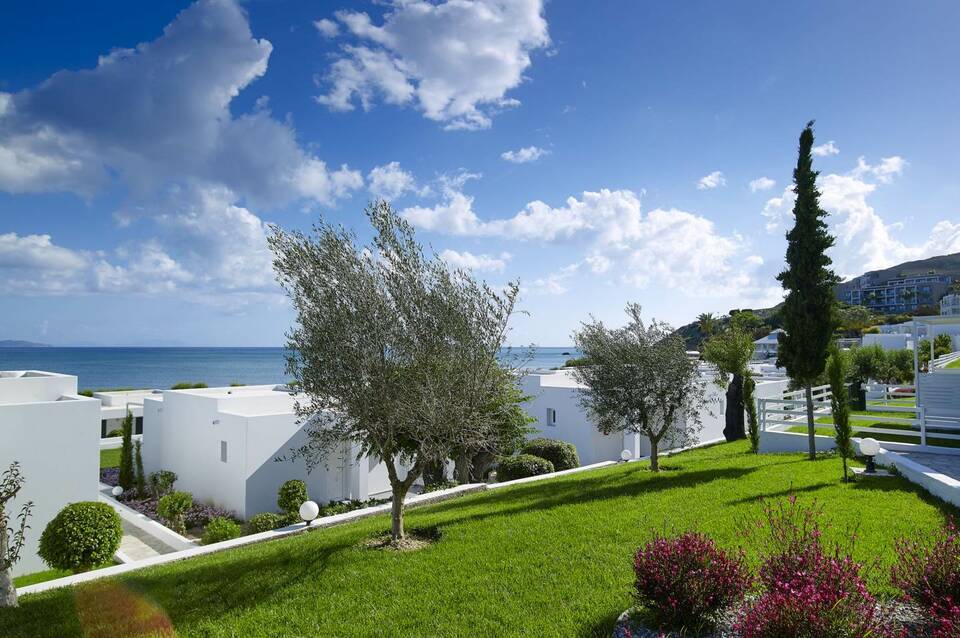 Dimitra Beach Hotel & Suites 4