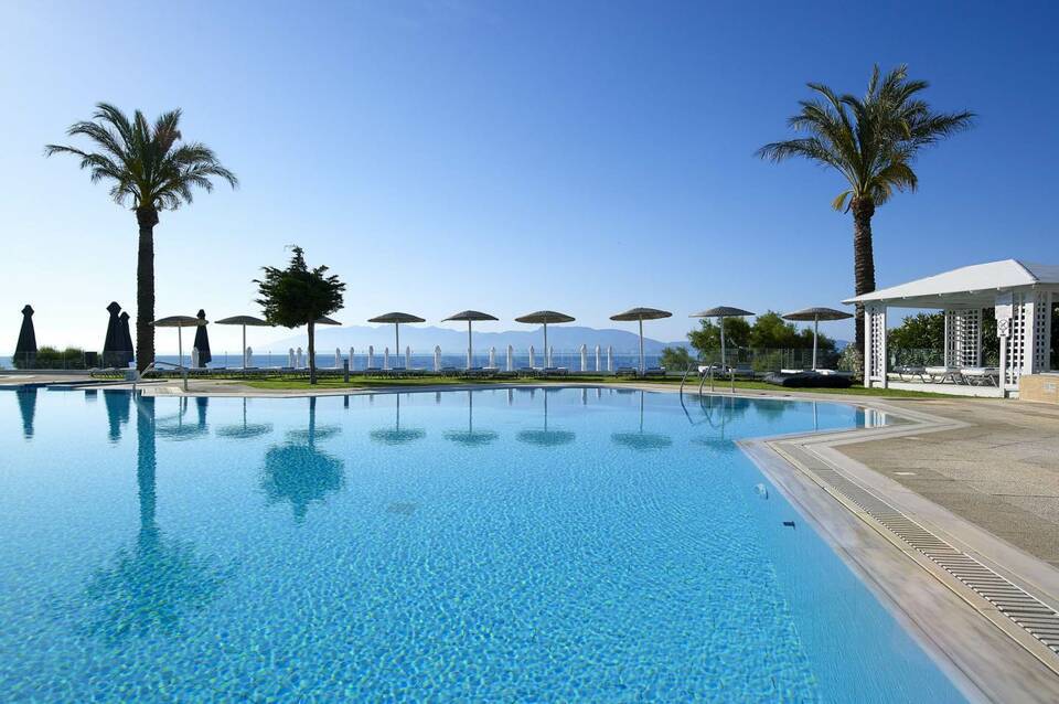 Dimitra Beach Hotel & Suites 1