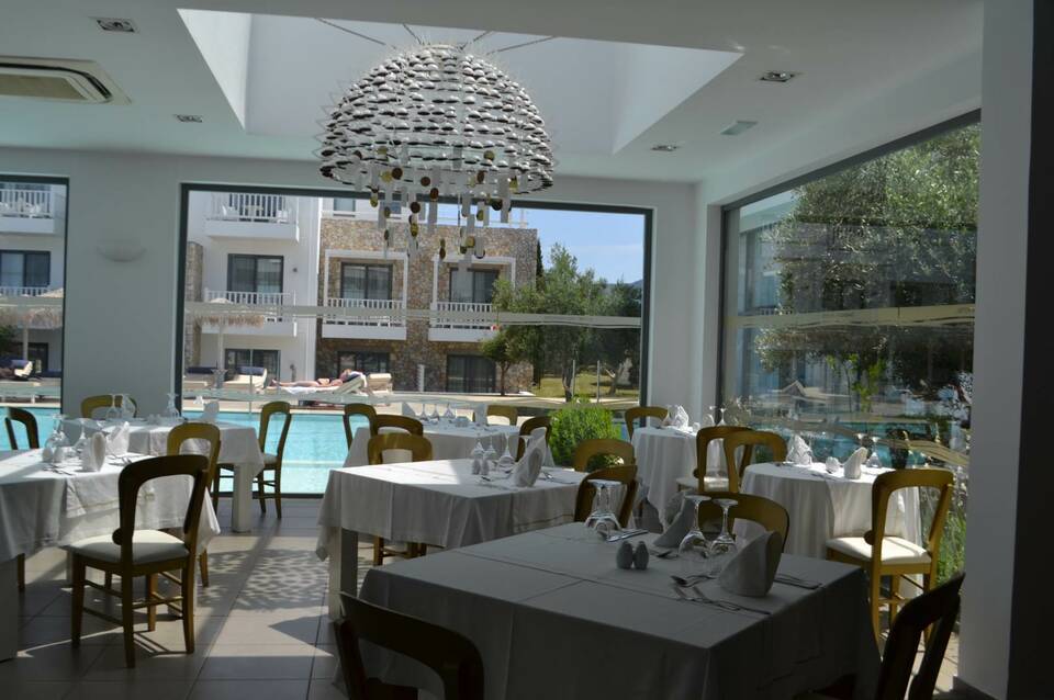 Diamond Deluxe Hotel 5