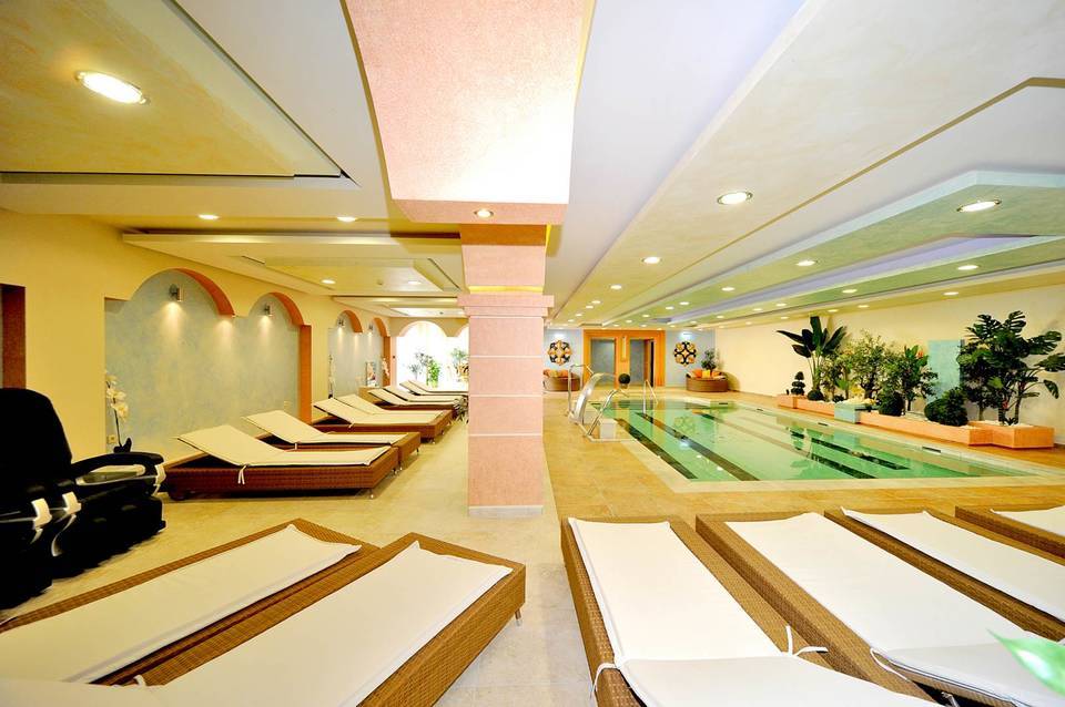 Gaia Palace Hotel 5