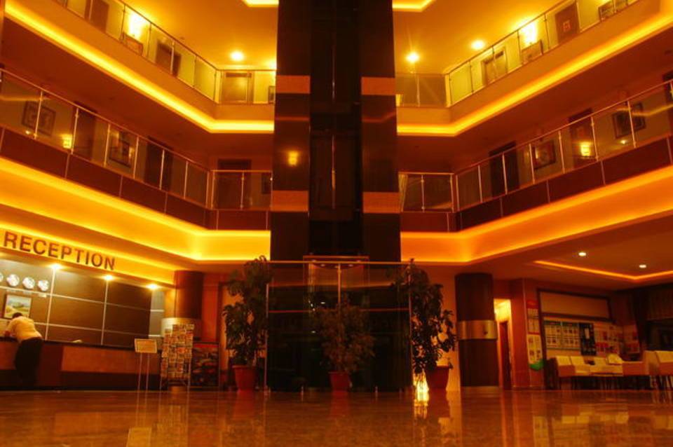 Club Side Coast Hotel 1