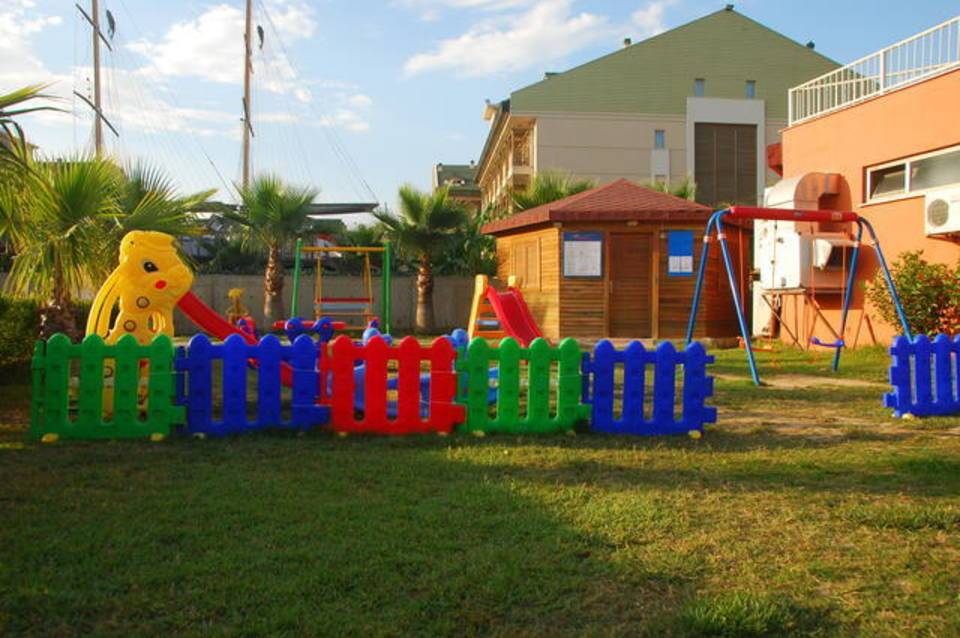Club Side Coast Hotel 5