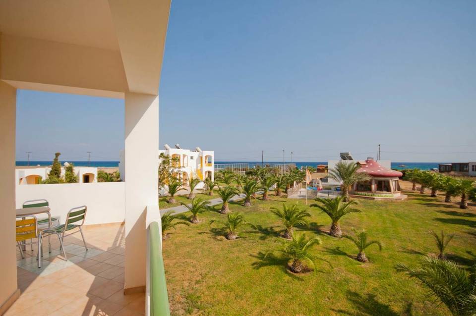 Sovereign Beach Hotel 4