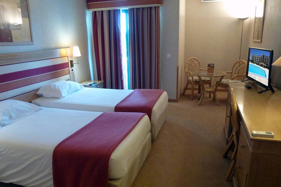 Riviera Hotel 4
