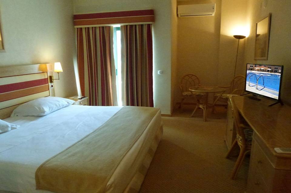 Riviera Hotel 5